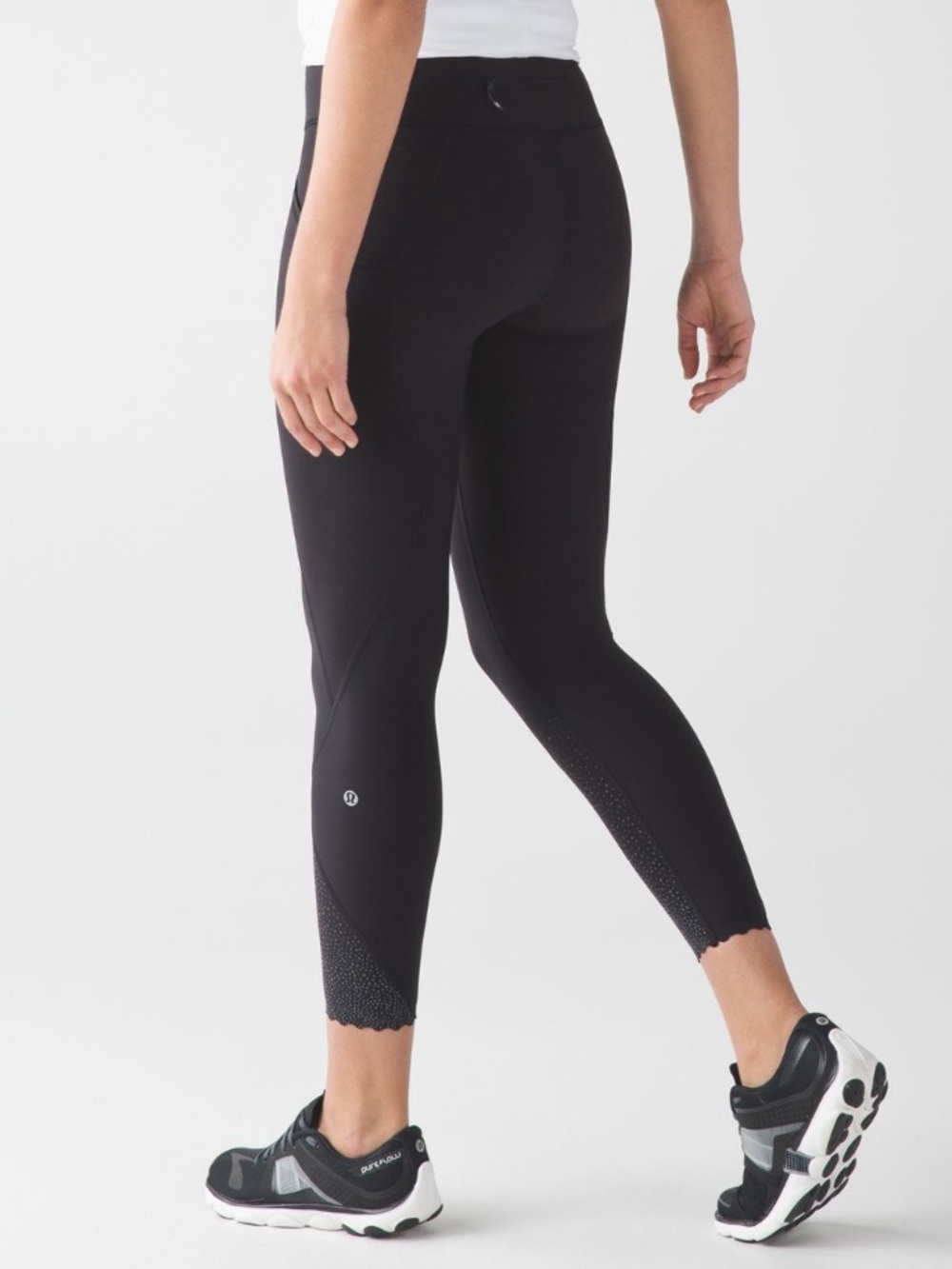 Lululemon Tight Stuff Tight II (First Release)
Black Size 8